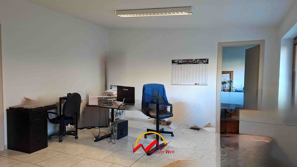 Immagine per Uffici e magazzino a Villeneuve