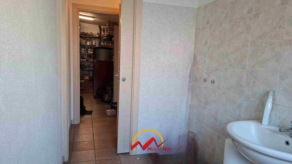 Immagine per Uffici e magazzino a Villeneuve