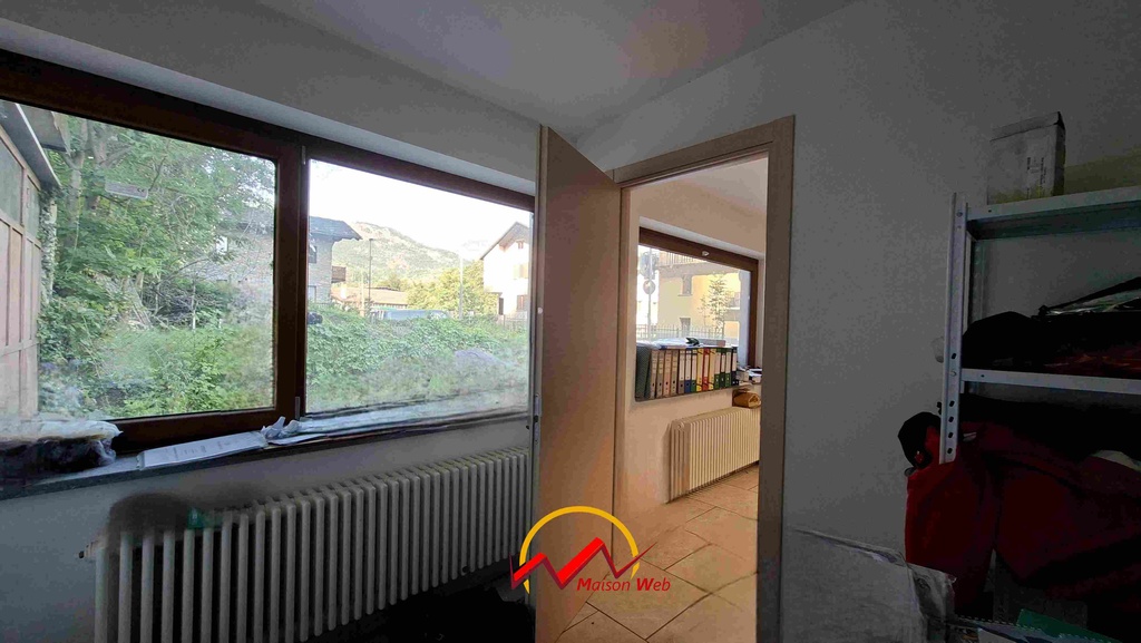 Immagine per Uffici e magazzino a Villeneuve