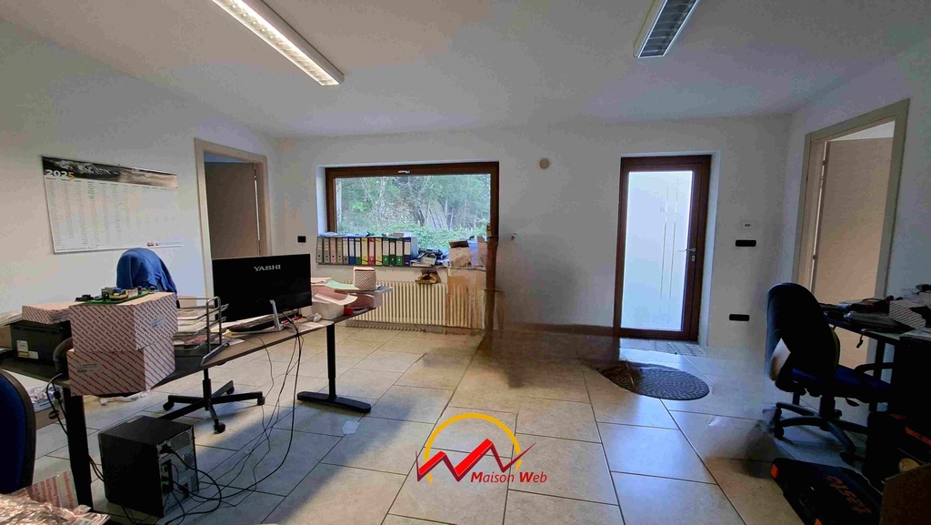 Immagine per Uffici e magazzino a Villeneuve