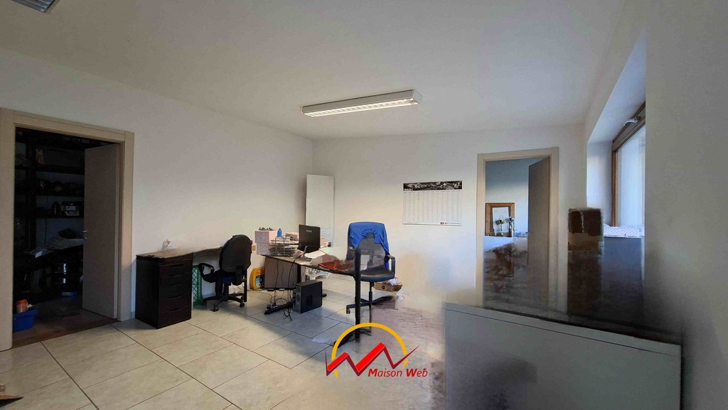 Immagine per Uffici e magazzino a Villeneuve