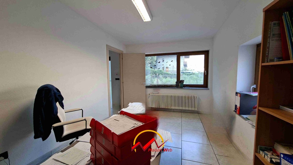 Immagine per Uffici e magazzino a Villeneuve