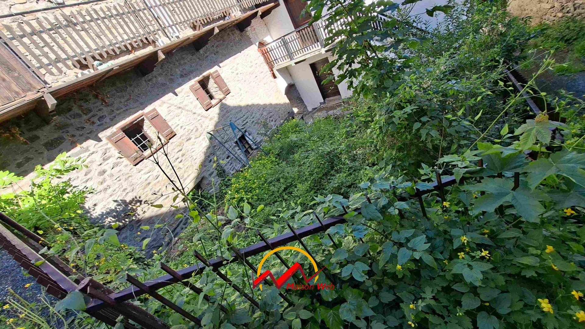Immagine per Terratetto da ristrutturare + rustico e autorimessa